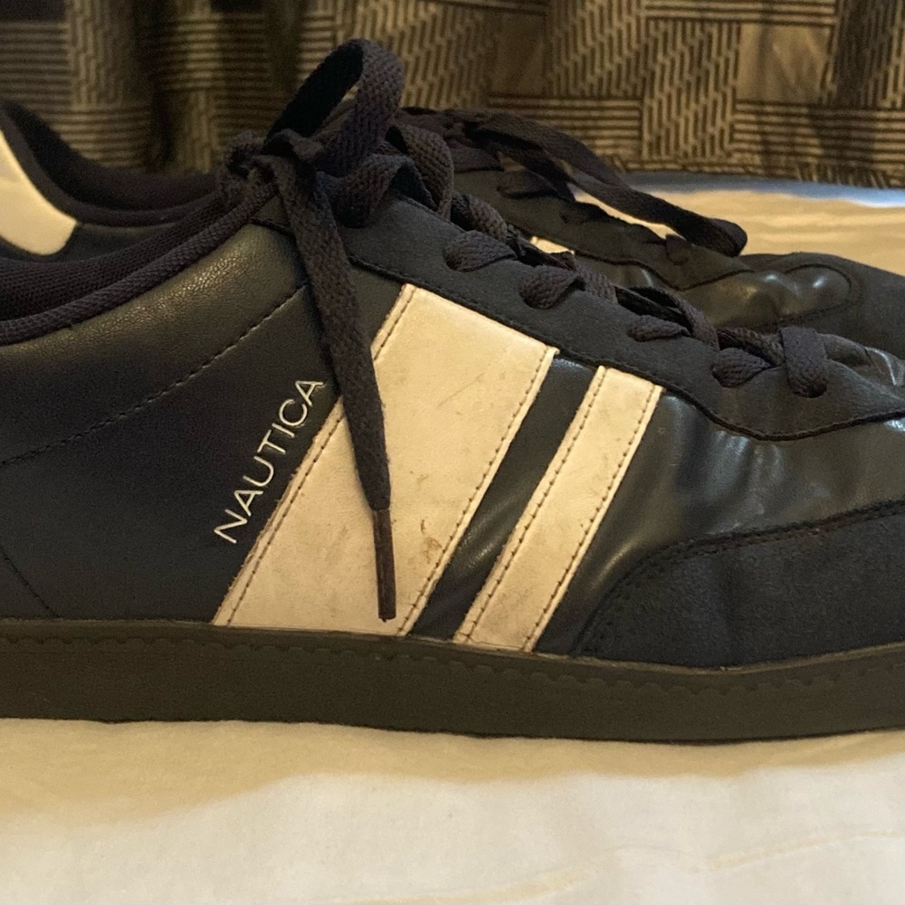 Nautica Men's Black and White Casual Sneakers